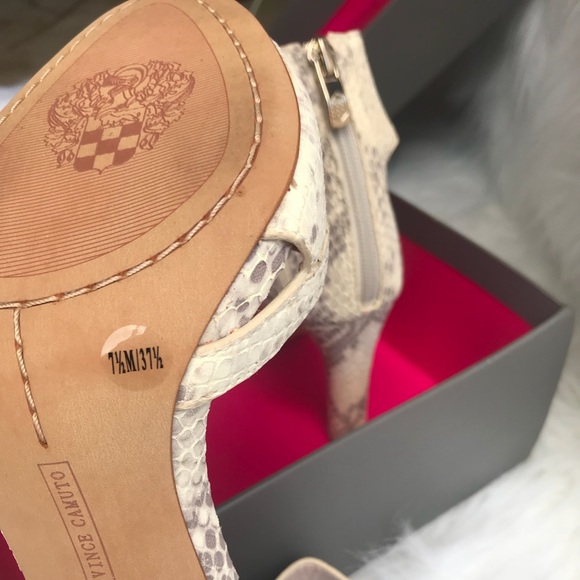 Vince Camuto | snake print Neutral heel - Picture 6 of 7